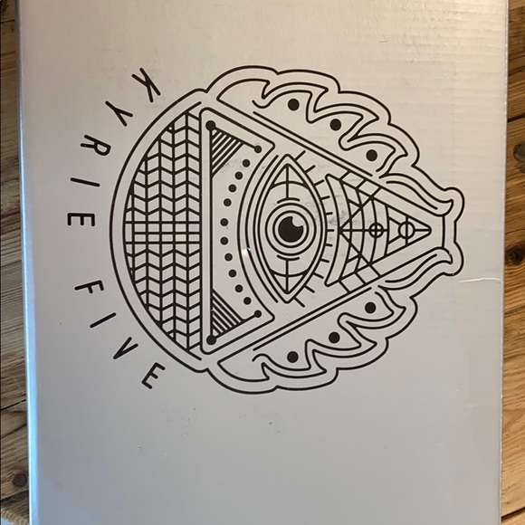 Kyrie Five - University Red/Black - Picture 7 of 8